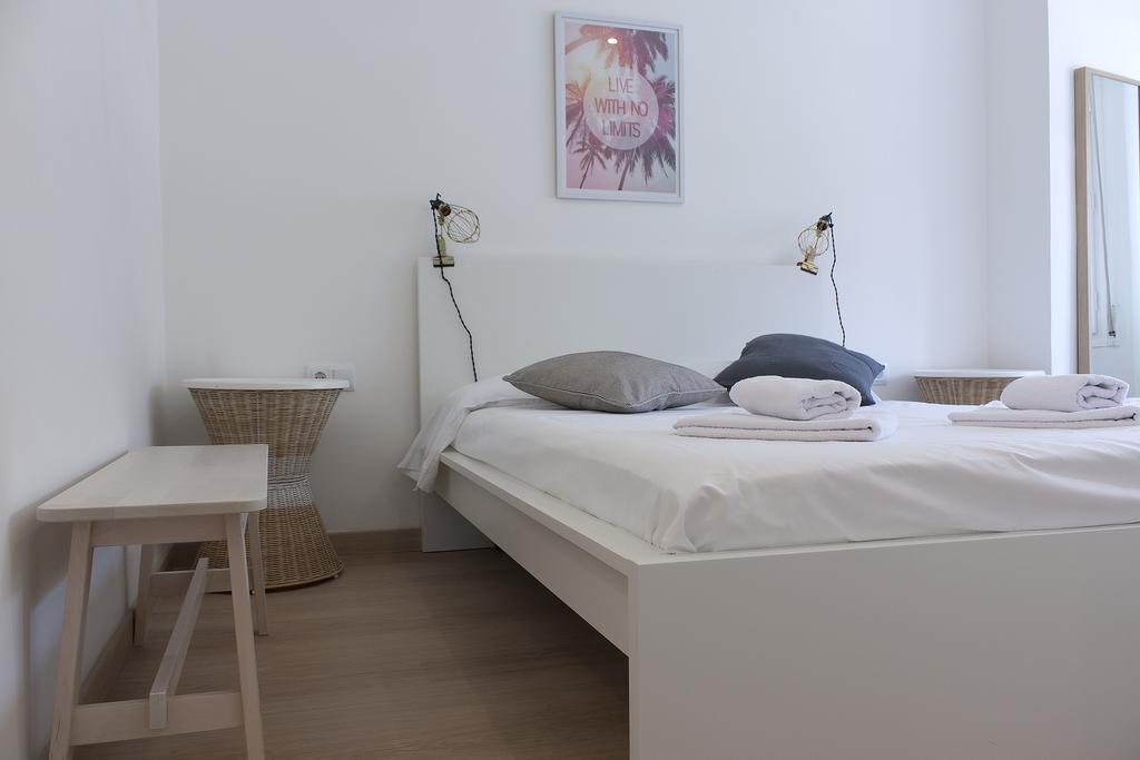 Flateli Roger 6 Lägenhet Barcelona Exteriör bild