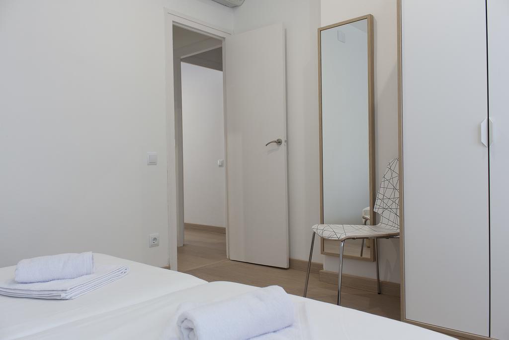 Flateli Roger 6 Lägenhet Barcelona Exteriör bild