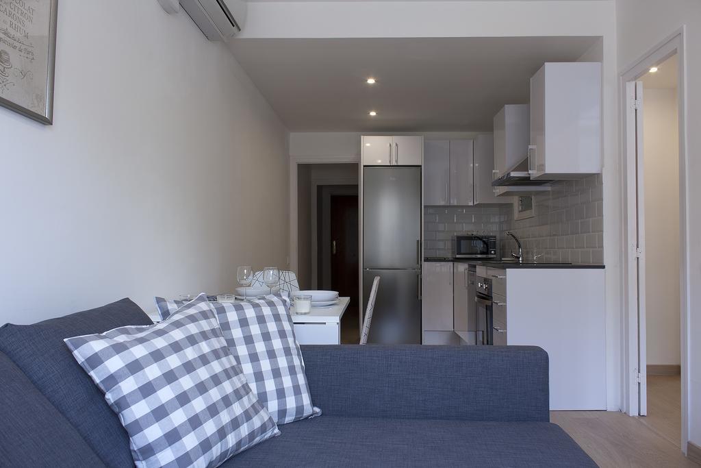 Flateli Roger 6 Lägenhet Barcelona Exteriör bild