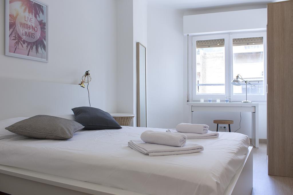 Flateli Roger 6 Lägenhet Barcelona Exteriör bild