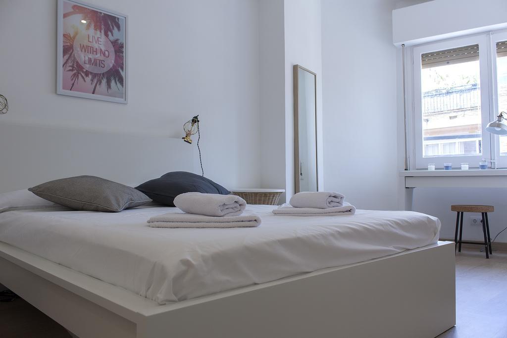 Flateli Roger 6 Lägenhet Barcelona Exteriör bild